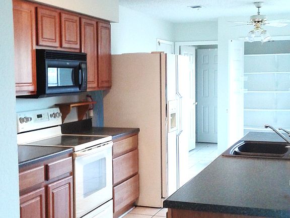 2nd image of 3709 Seville Ln #1