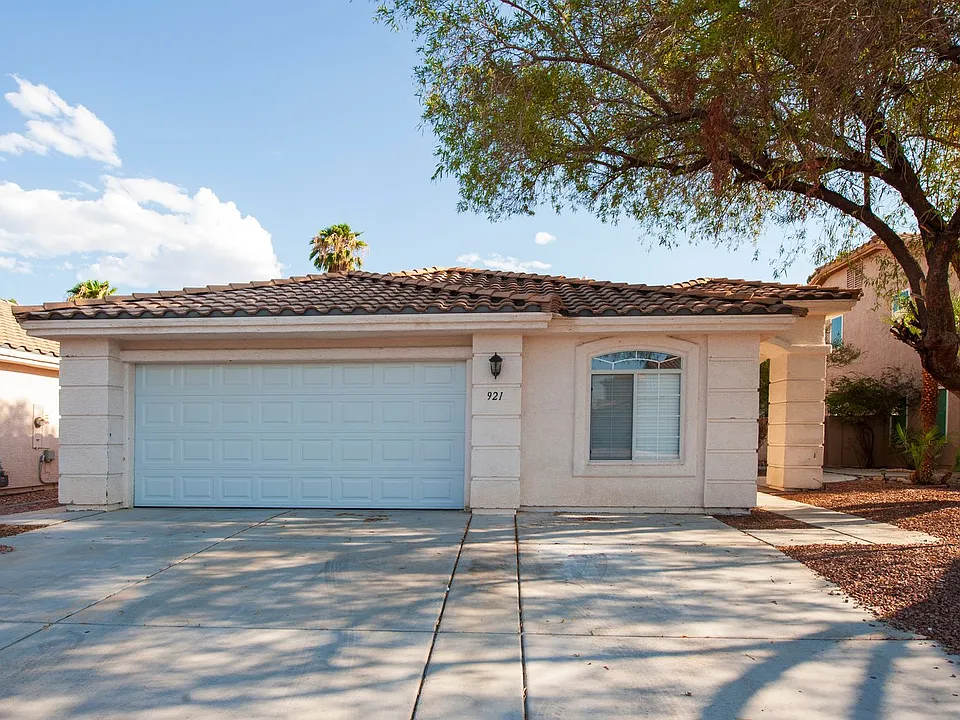 921 English Heather Dr