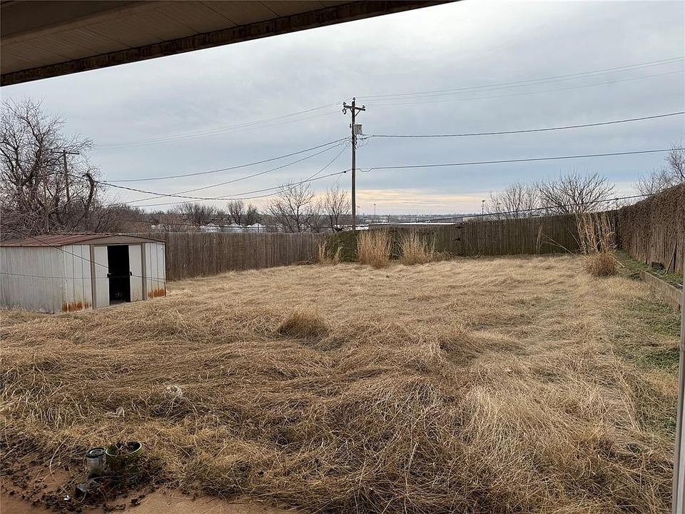 2nd image of 2024 NE 12th St