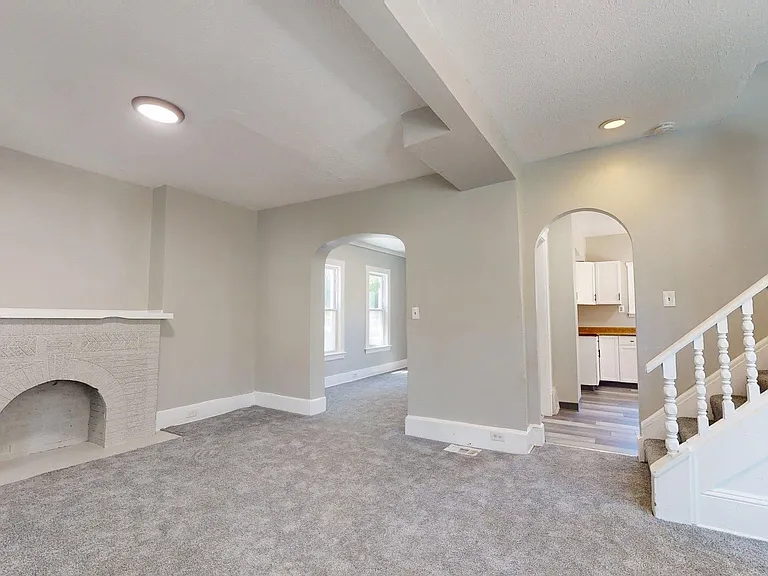 3222 W 94th St — Photo 2