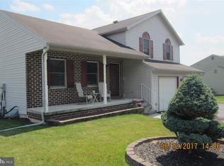 318 Big Spring Rd, Etters, PA 17319
