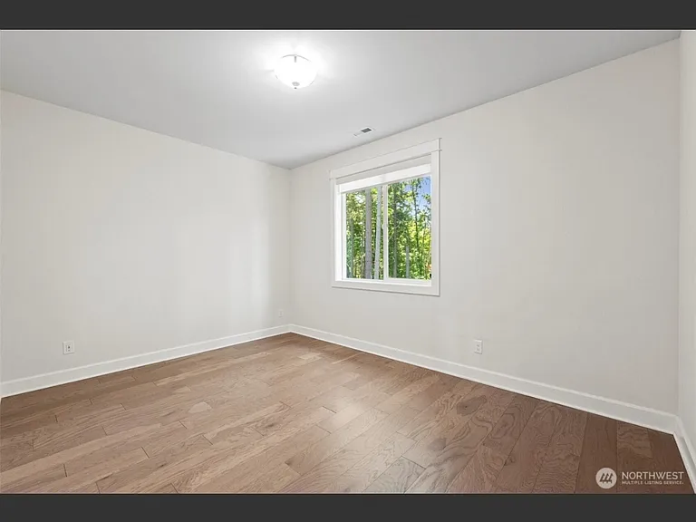 415 5th Ave NE — Photo 21