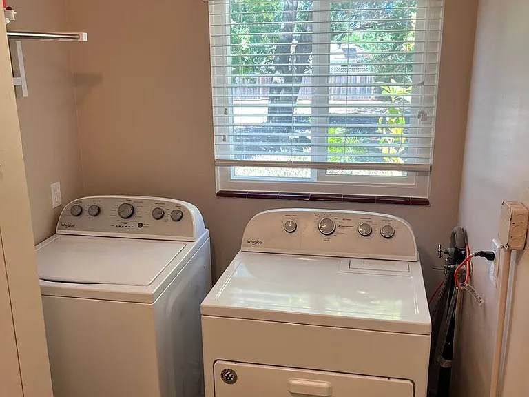 16841 Leroy Ave — Photo 34