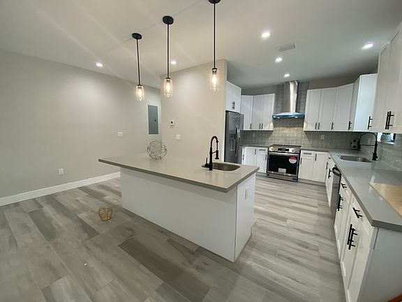 3rd image of 8515 NW 32nd Ct