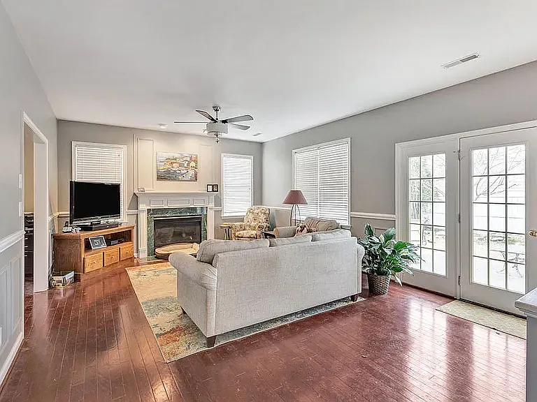 3383 Turnberry Cir — Photo 9