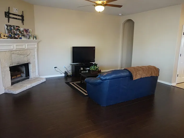 2121 Warwick Pl — Photo 9