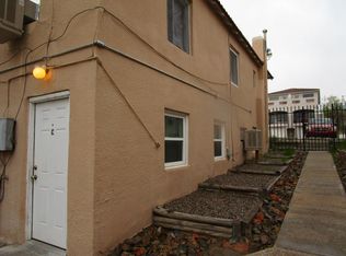 Gold, Albuquerque, NM 87106