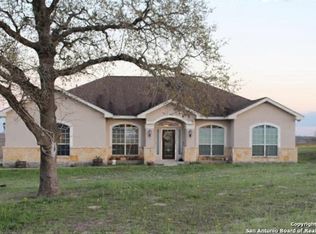 708 Lake Valley Dr, La Vernia, TX 78121
