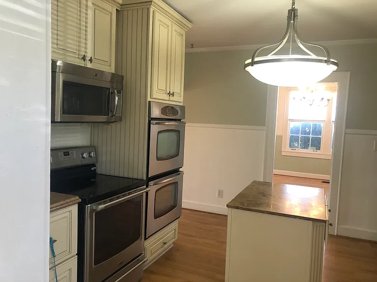 609 Rome Park — Photo 15