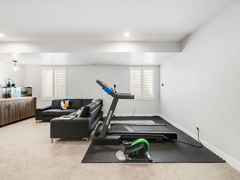 3524 Mariposa St — Photo 31