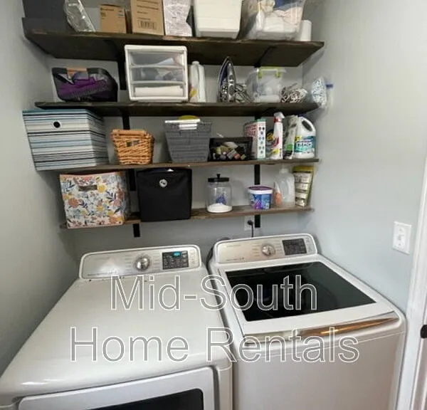 11189 Bernadette Cv — Photo 8