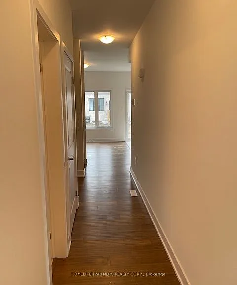 24 Fairlane Ave — Photo 3