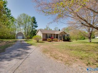 324 Priest Ln, Hazel Green, AL 35750