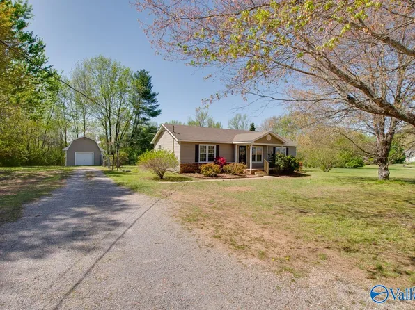 324 Priest Ln, Hazel Green, AL 35750