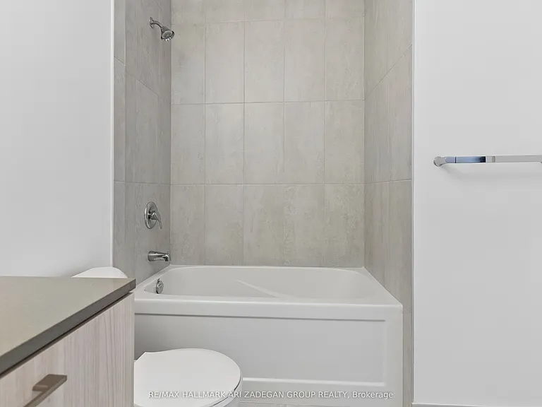 7437 Kingston Rd #820 — Photo 17