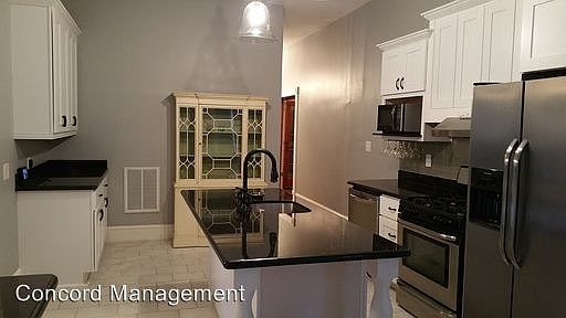 5th image of 702 Redbud Dr