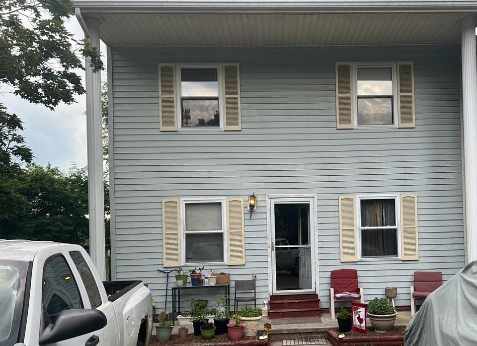 1st image of 385 Warren St