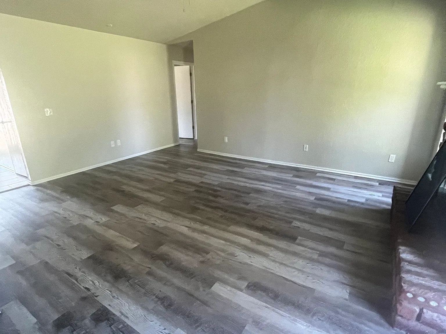 3 bed, 1.5 bath, 1140 sqft, $1,375 — Photo 2