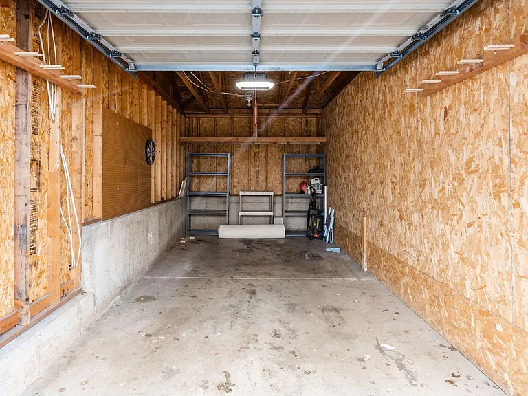 1 Car Garage