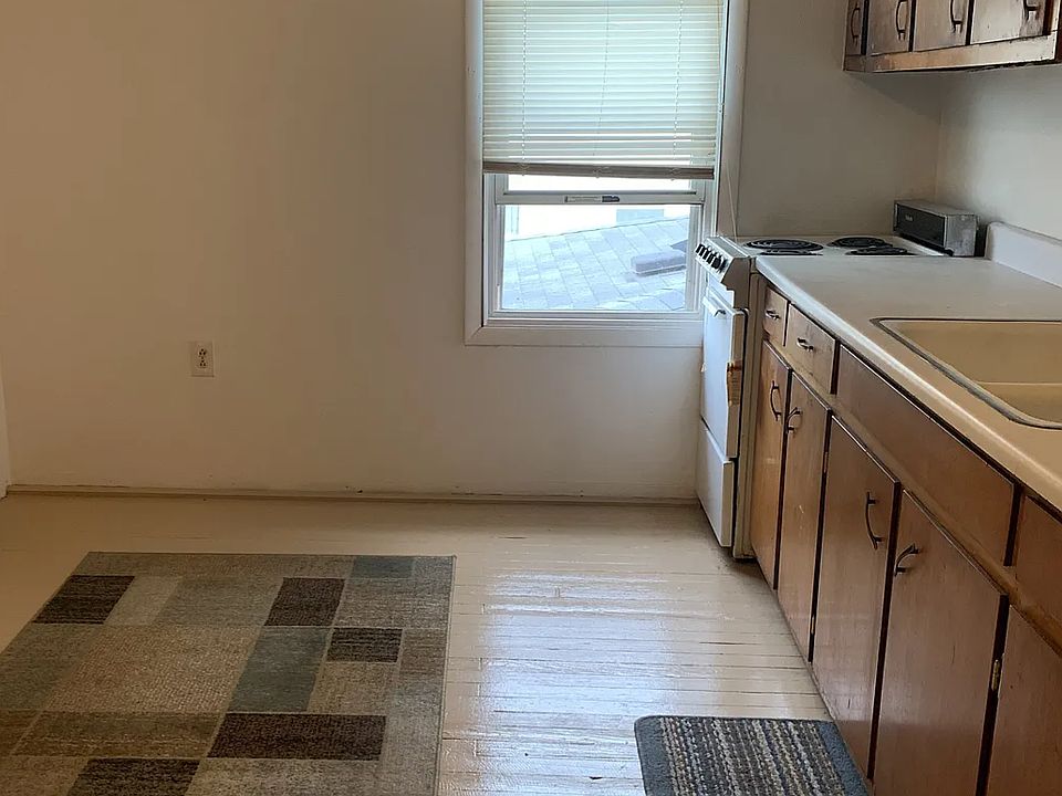 1st image of 9 Warner St APT 1