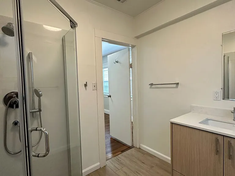 1221 Capuchino Ave #D — Photo 13