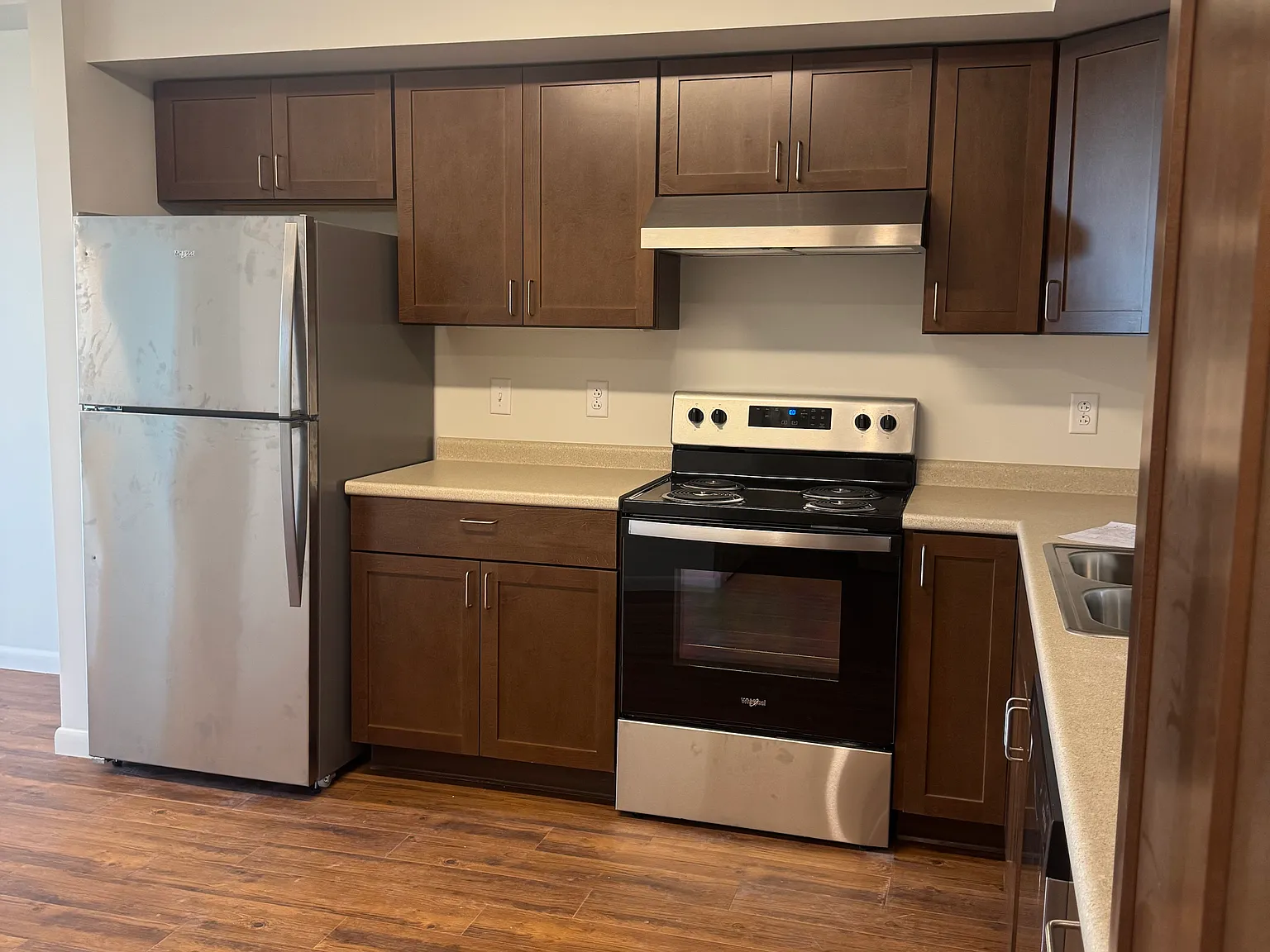 1 bed, 748 sqft, $1,623 — Photo 4