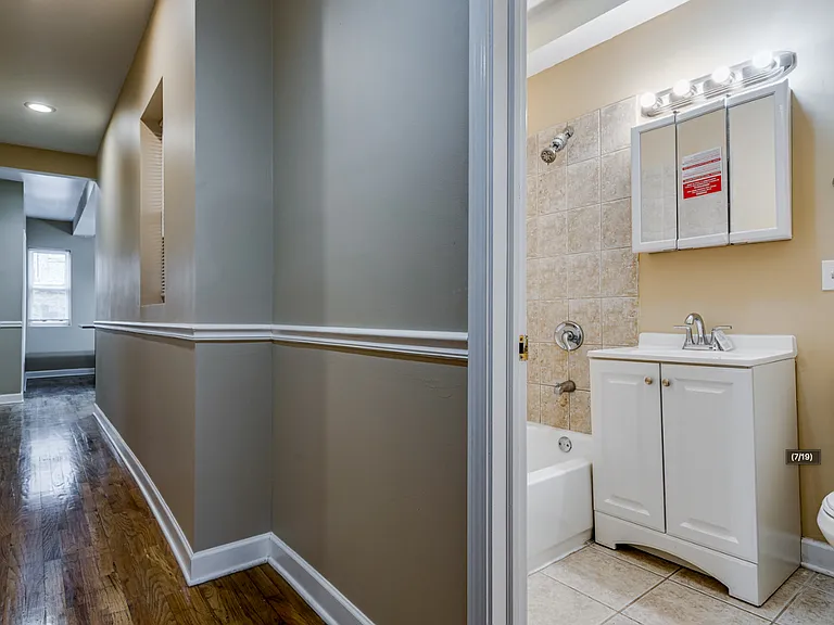 2251 W Rosemont Ave — Photo 8