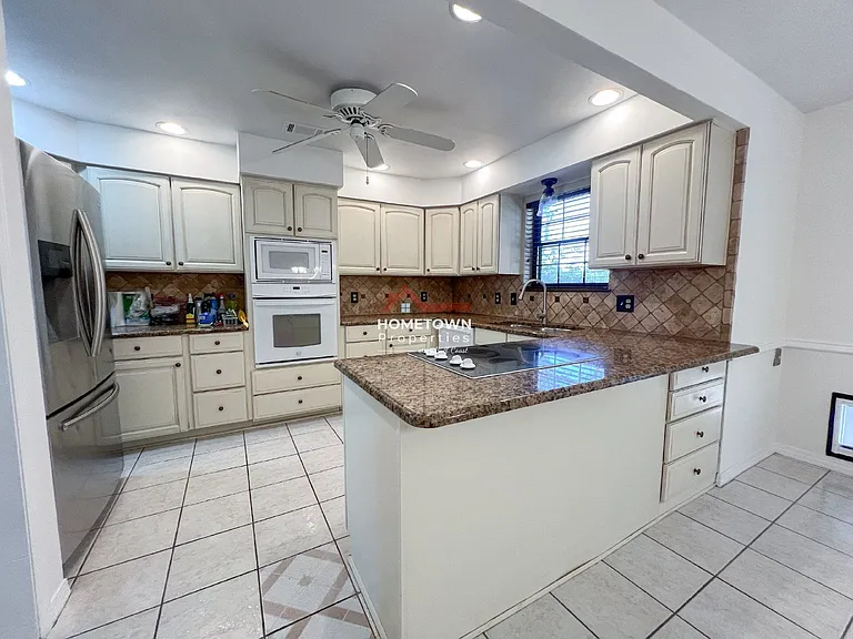 2505 Semoran Dr — Photo 14
