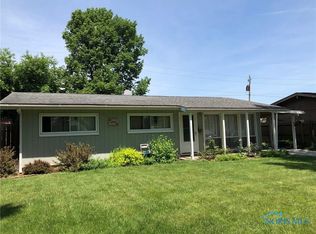917 Village Trail Dr, Maumee, OH 43537