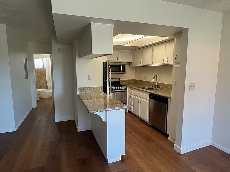 7555 Linda Vista Rd #31 — Photo 5