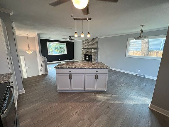 4th image of 1204 Franklin Dr