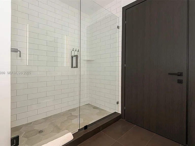 398 NE 5th St #4001 — Photo 59