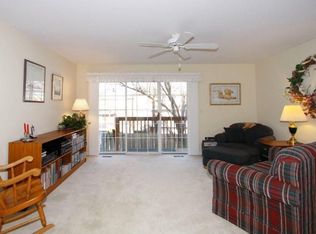 221 E Parallel St #2E, Palatine, IL 60067