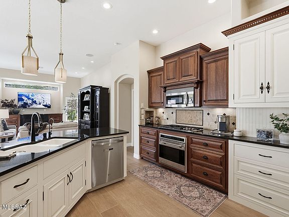 3rd image of 61841 E Redwood Dr