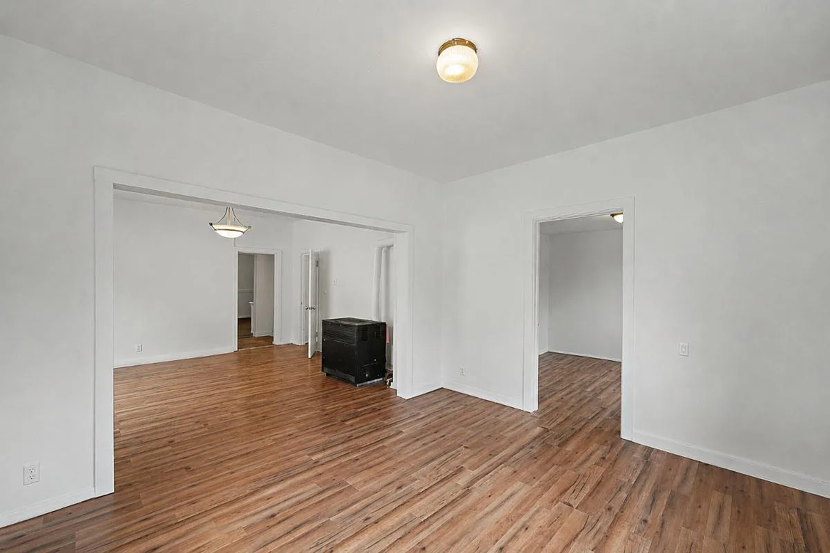 2 bed, 1000 sqft, $2,275 — Photo 4