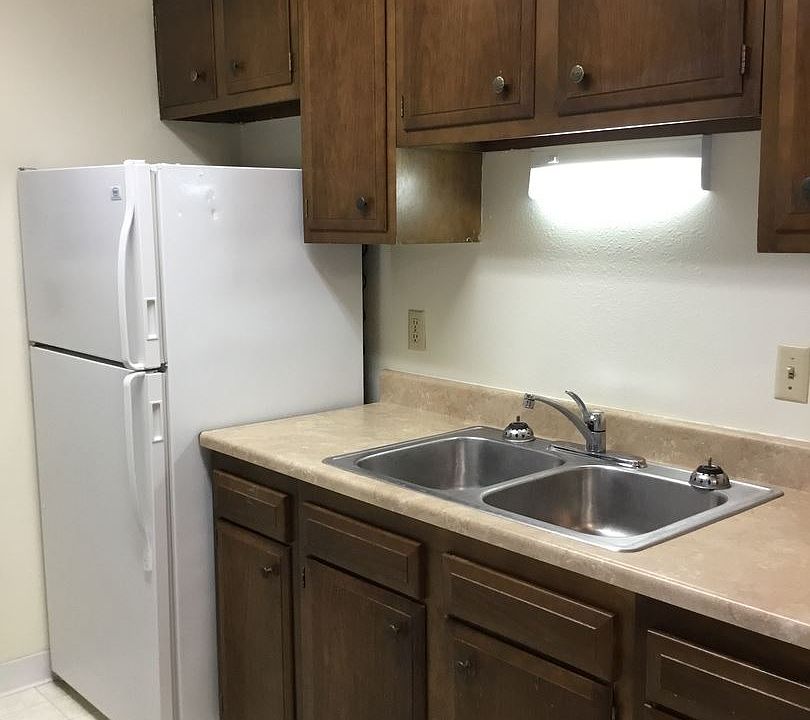 2nd image of 904 16th St N #3-03