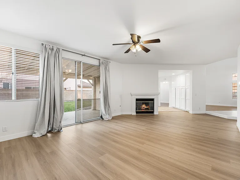 44351 Shad St — Photo 16