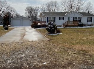 105 W Railroad St, Good Hope, IL 61438
