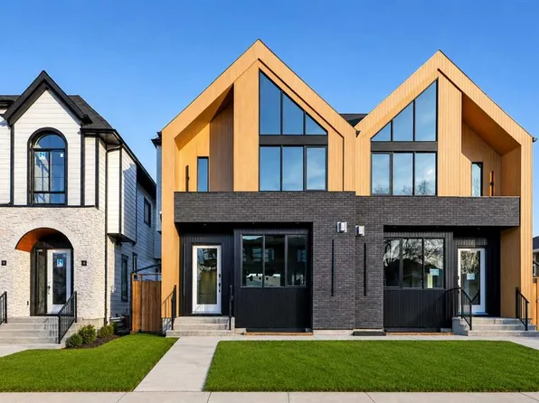 2216 W 35th St SW, Calgary, AB T3E 2X8