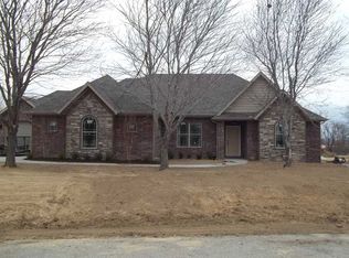 8300 Windsong Ln, Bentonville, AR 72712