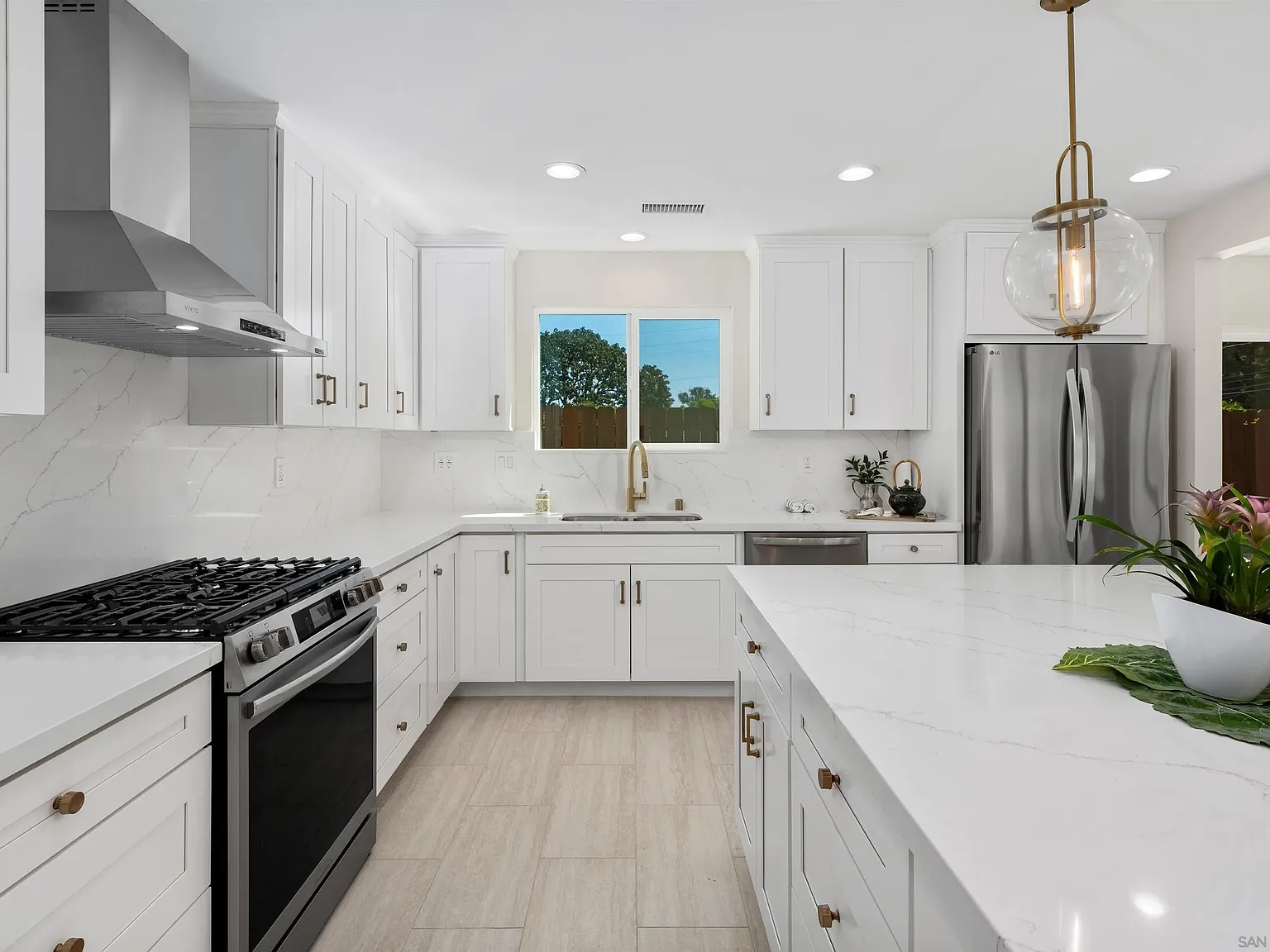 4 bed, 3.0 bath, 2200 sqft, $7,500 — Photo 3