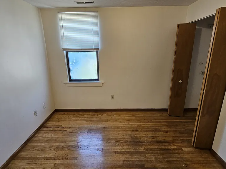 41 Brooks St #8 — Photo 7