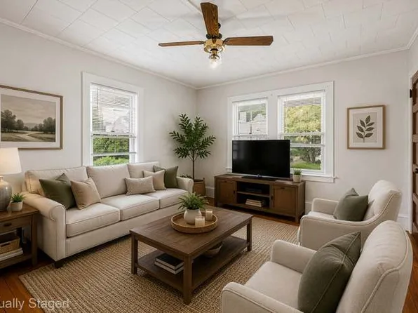 19R Randall St Unit 1, Taunton, MA 02780