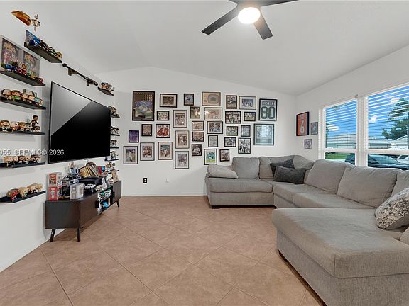 4th image of 1718 SW McAllister Ln