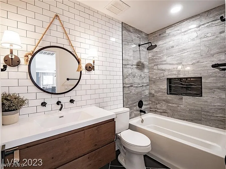 6488 Creston Ave — Photo 26