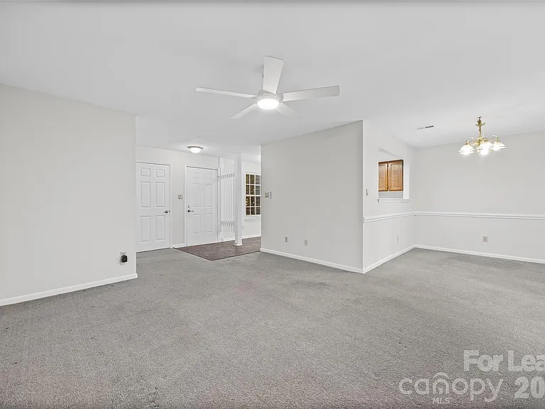 2920 Iron Gate Ln — Photo 6