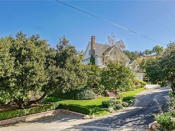 2nd image of 24546 Golden Oak Ln