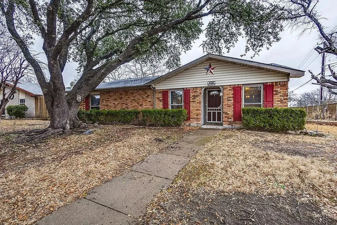 3 bed, 2.0 bath, 1328 sqft, $2,000 — Photo 1