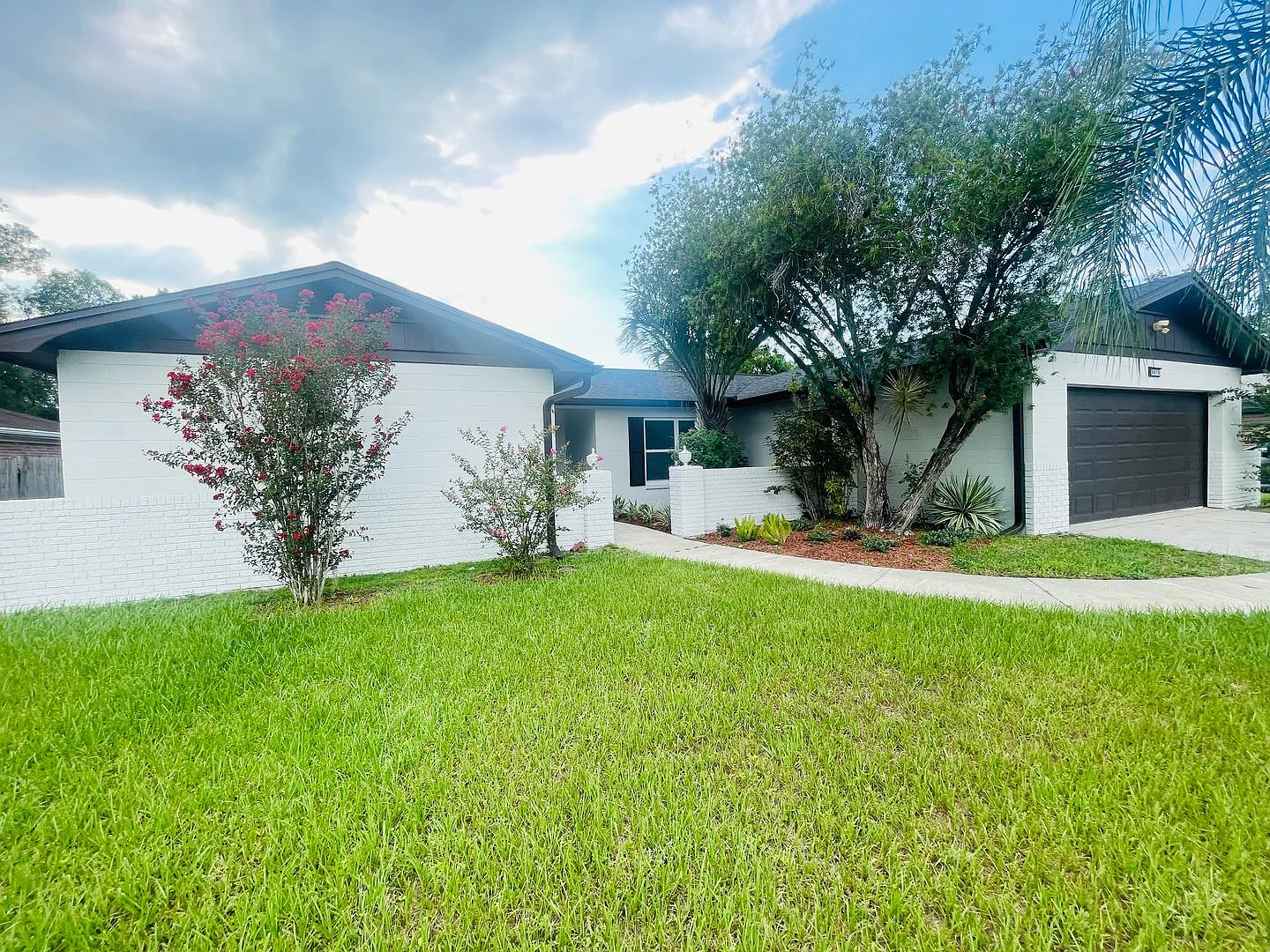 Teal wood Cove-LO- Pool Home 8676 Hillside Dr Orlando FL 32810 — Photo 1