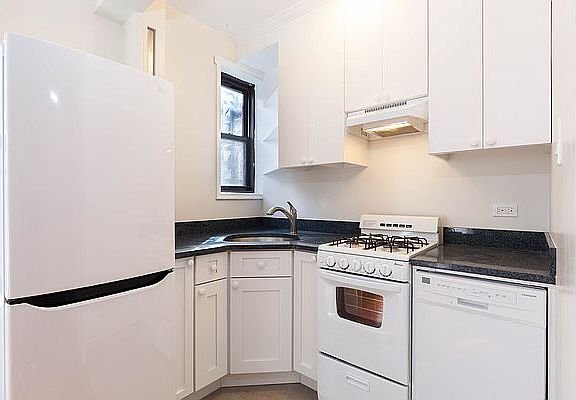 4th image of 95 Lexington Ave APT 5c